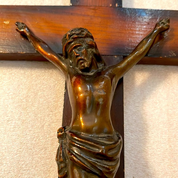 Jesus Christ INRI Crucifix Wood Cross - Picture 4 of 11